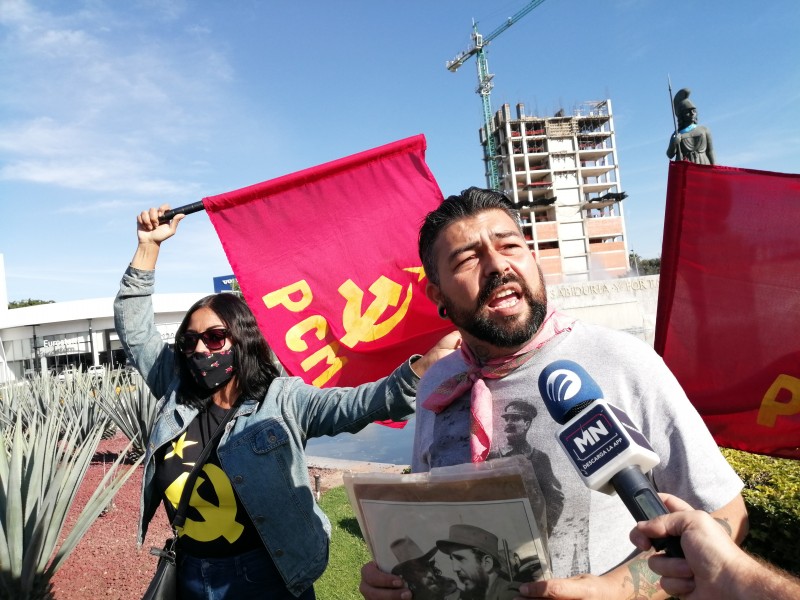 Apoyan comunistas tapatíos a Revolución Cubana con manifestación en Minerva