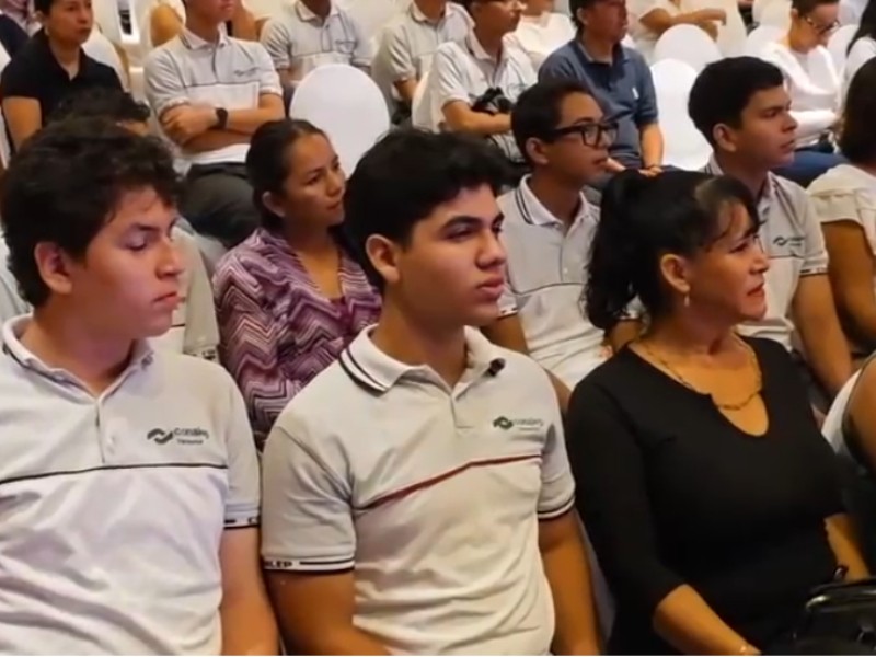 Apoyan con becas a estudiantes de comunidades marginadas e indígenas