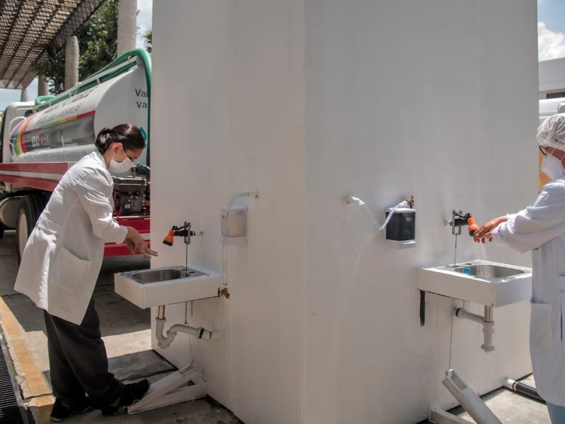 Apoyan con camiones cisterna municipios sin abasto de agua