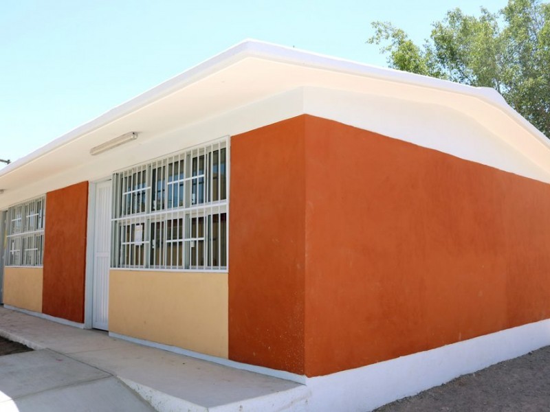 Apoyos económicos bimestrales son los que entrega Ayuntamiento a estudiantes