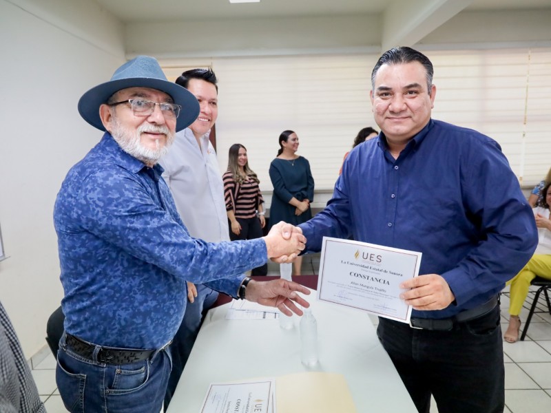 Aprenden Lengua de Señas Mexicana en la Universidad Estatal de Sonora