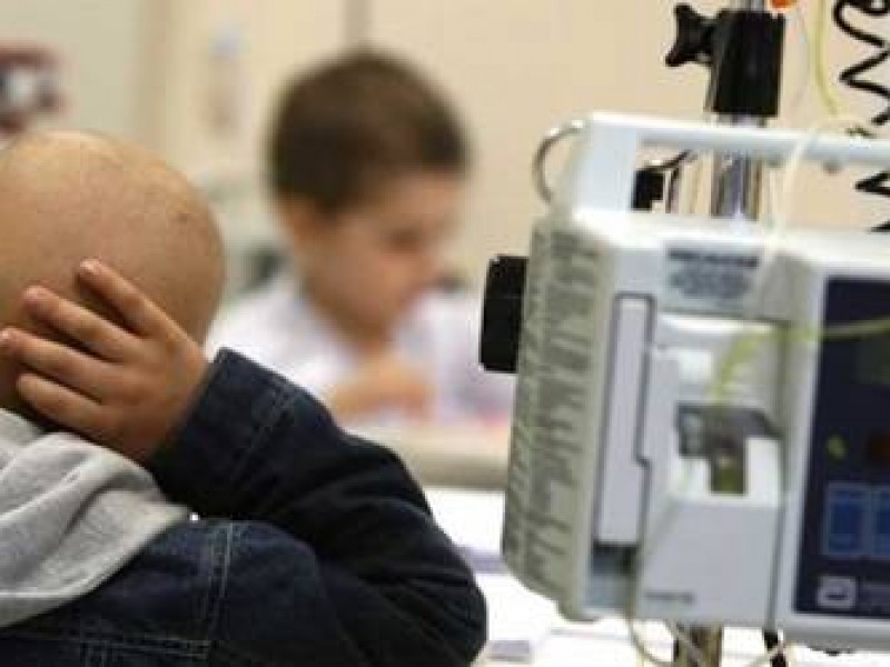 Aproximadamente 50 niños con cáncer han suspendido su tratamiento