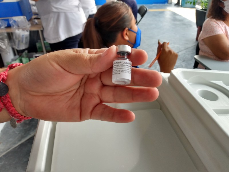 Aproximadamente 540 paramédicos en dependencias municipales ya recibieron vacuna anticovid