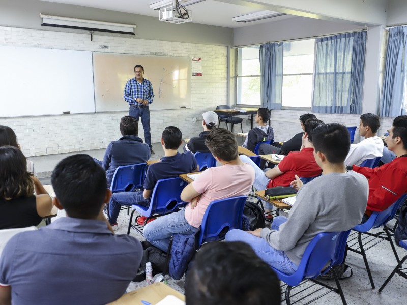 Aprueba UAQ ajuste en calendario escolar por COVID-19