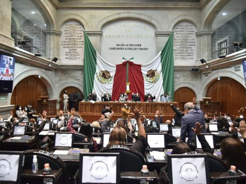 Aprueban reducción de síndicos y regidores