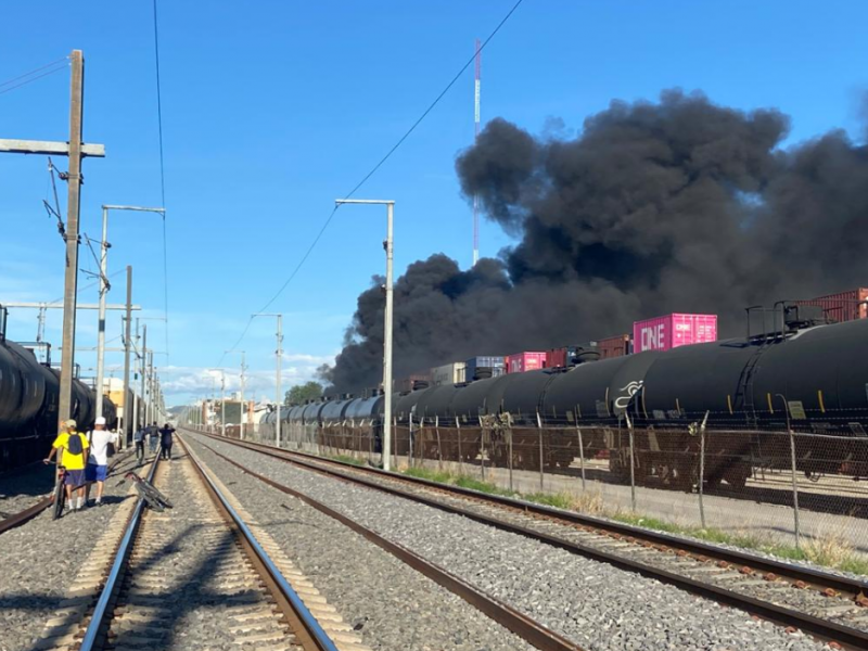 Arde combustible en aduana de Las Teresas