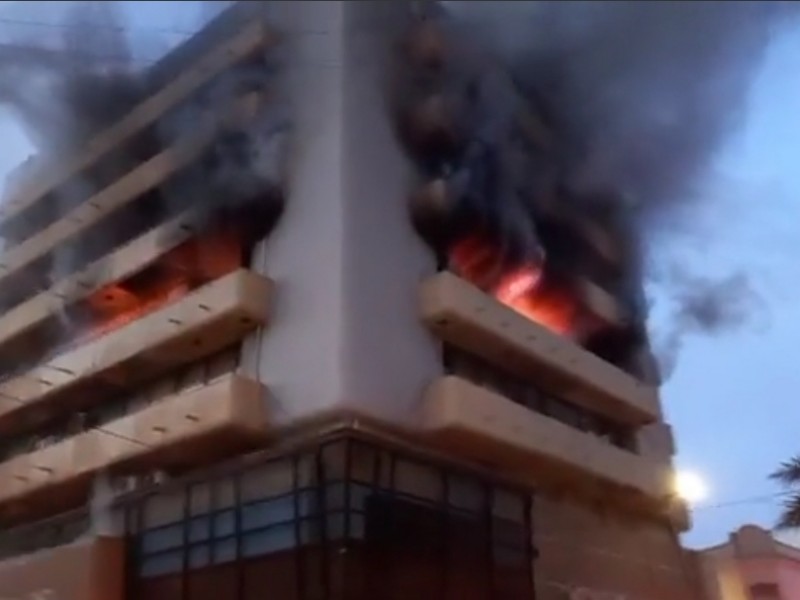 Arde edificio en el centro histórico de Veracruz