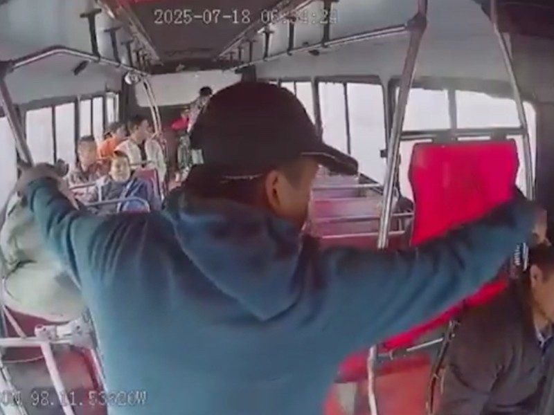 Arma en la cabeza del chofer: así asaltan ruta Mazame-Canoa
