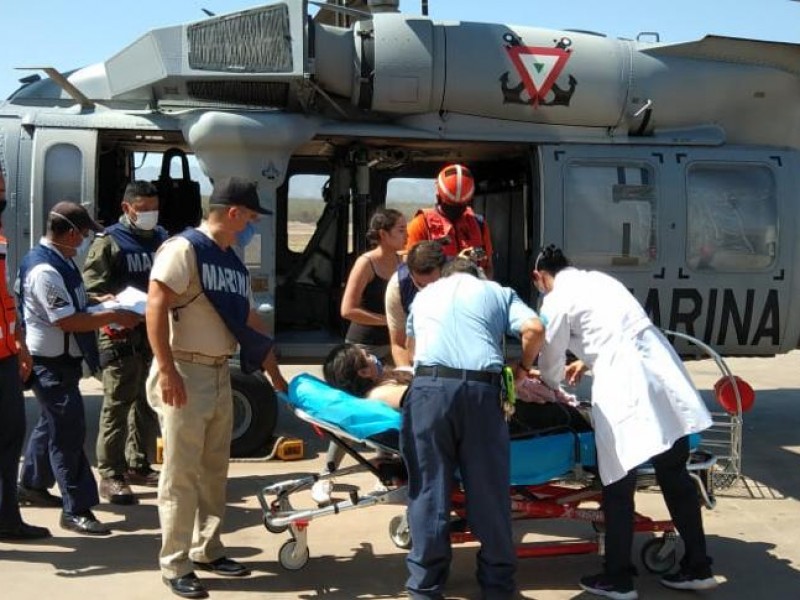 Armada apoya rescate de joven lesionada en cerro Tetakawi