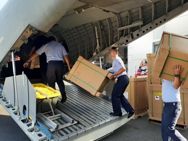 Armada de México transporta 180 toneladas de insumos médicos