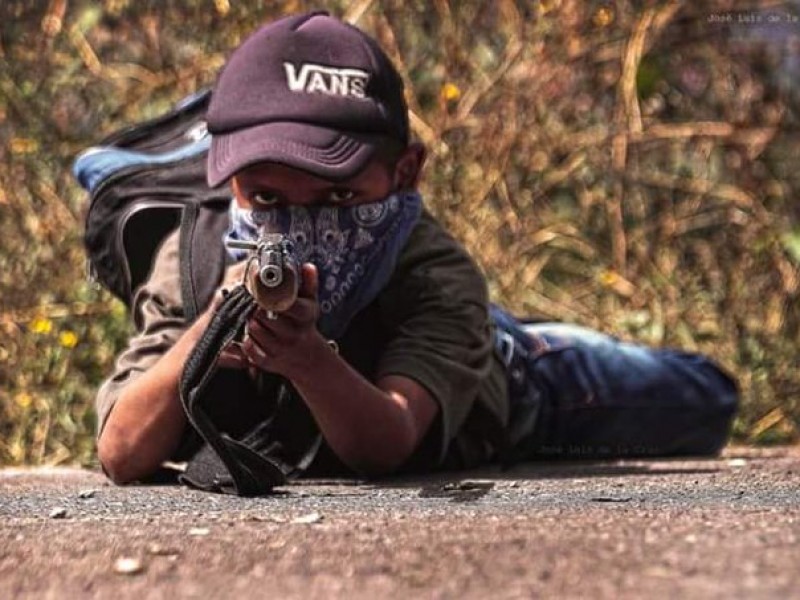 Arman a niños tras masacre en Chilapa