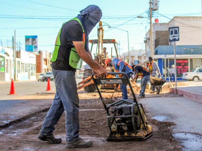 Arranca bacheo emergente en Avenida Serdán.