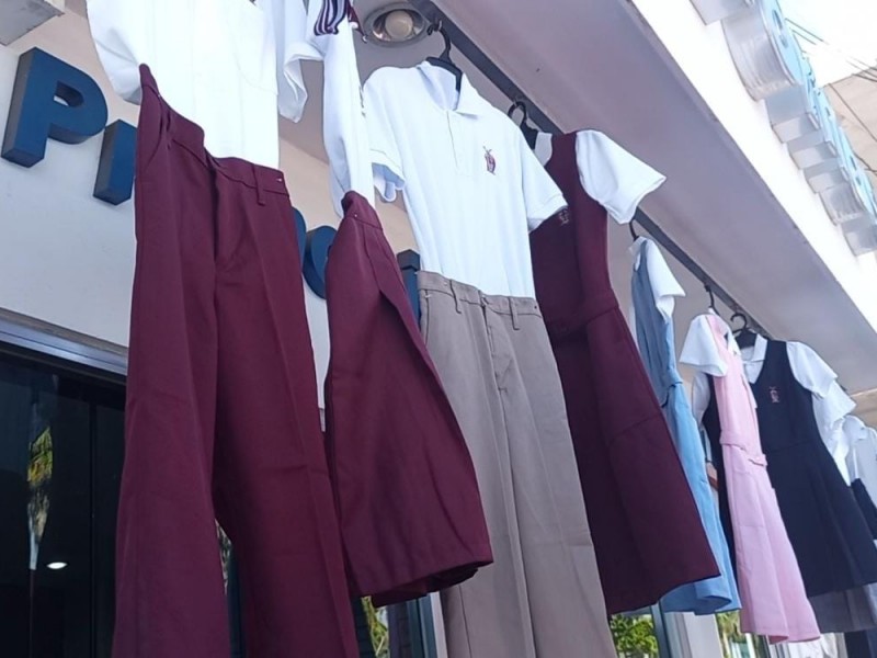 Arranca canje de uniformes y útiles escolares en todo Sinaloa