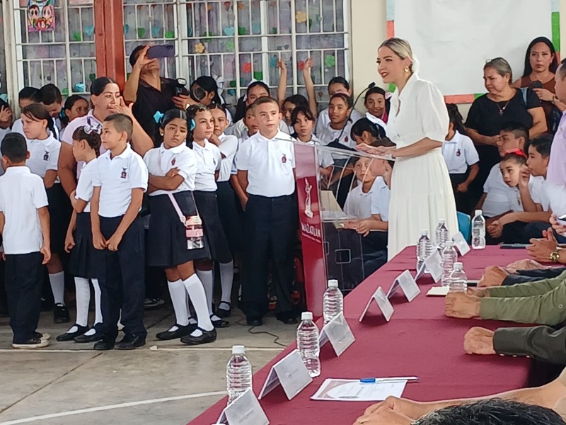 Arranca Ciclo Escolar 2025-2026 con lunes cívico en Mazatlán
