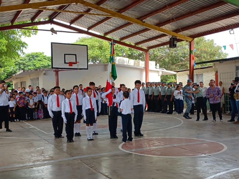 Arranca Ciclo Escolar 2025-2026 en Mazatlán con Normalidad