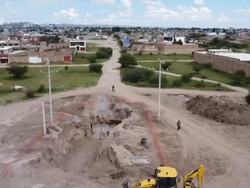 Arranca colector sanitario tras años de denuncias en El pueblito