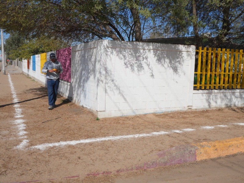 Arranca construcción de banqueta en preescolar Cámara Junior