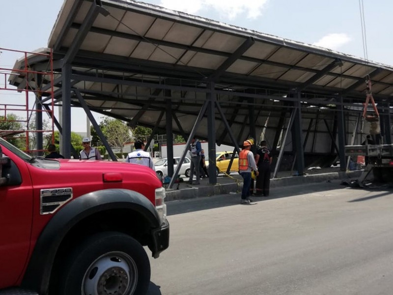 Arranca construcción de estaciones de metrobús