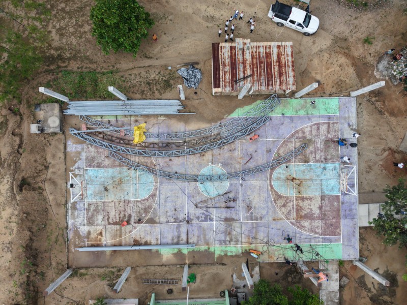 Arranca construcción de techado en primaria de Todos Santos, Huatulco