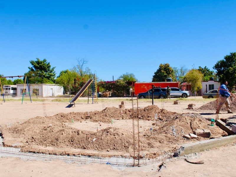 Arranca construcción del parque público en ejido 'Úrsulo Galván'