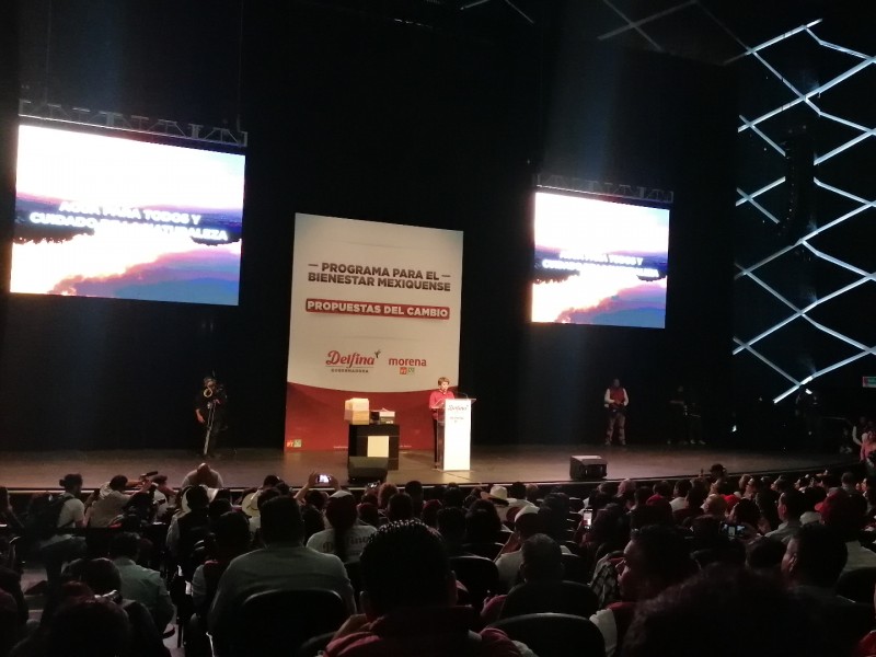 Arranca Delfina Gómez campaña en Toluca