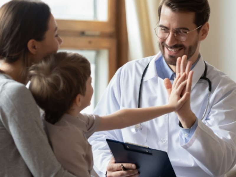 Arranca el seguro médico familiar con servicios gratuitos de atención básica