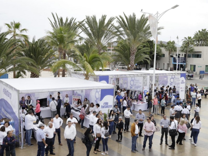 Arranca feria de la mujer