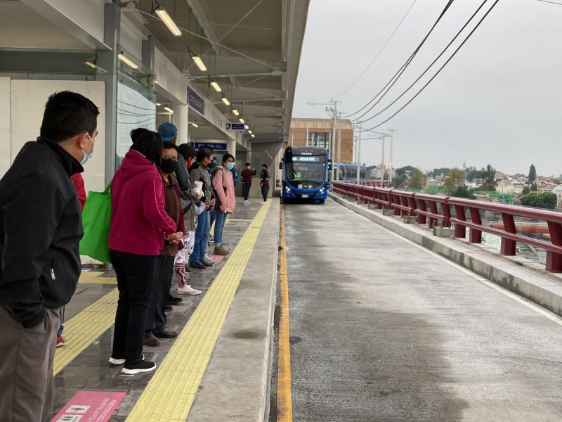 Arranca operaciones trolebús elevado en Avenida Ermita