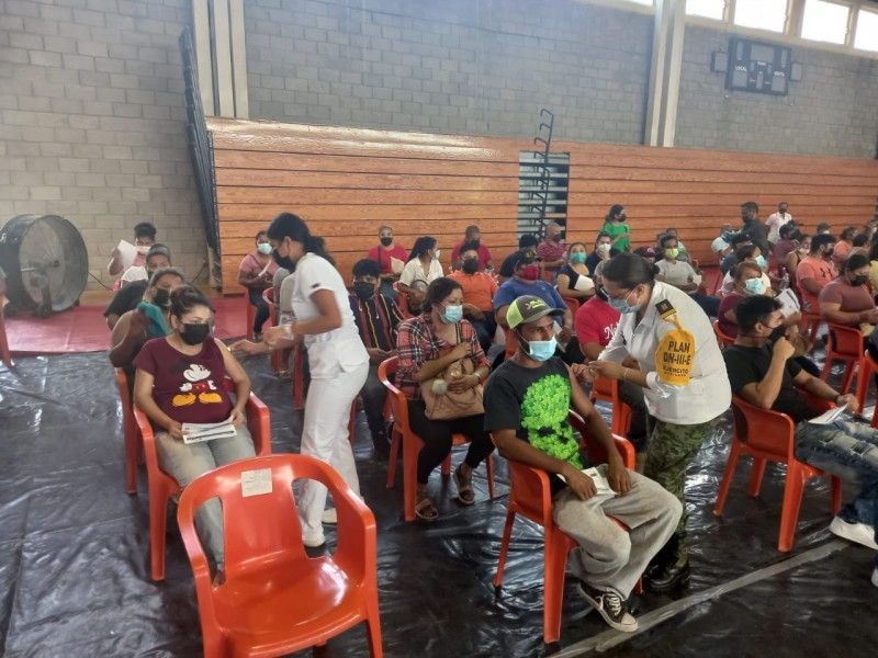 Arranca vacunación en la frontera de Coahuila