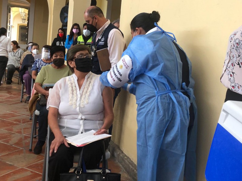 Arranca vacunación en San Pedro Tlaquepaque