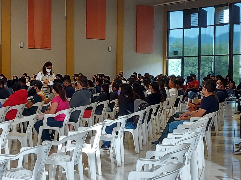 Arranca vacunación para jóvenes en Chapala