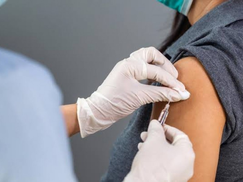 Arranca vacunación para personas de 50 a 59 años