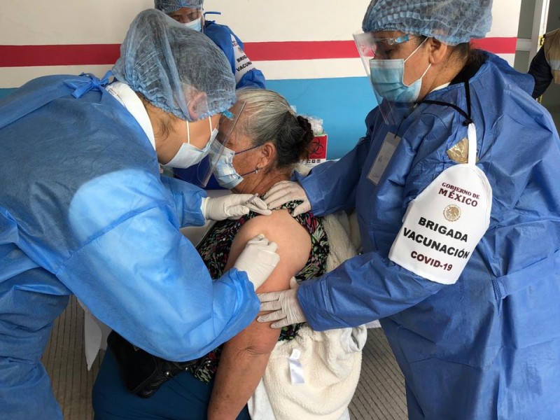 Arranca vacunación para personas de la tercera edad en Etzatlán