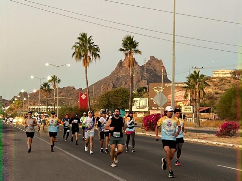 Arrancan corredores del Maratón 42K San Carlos