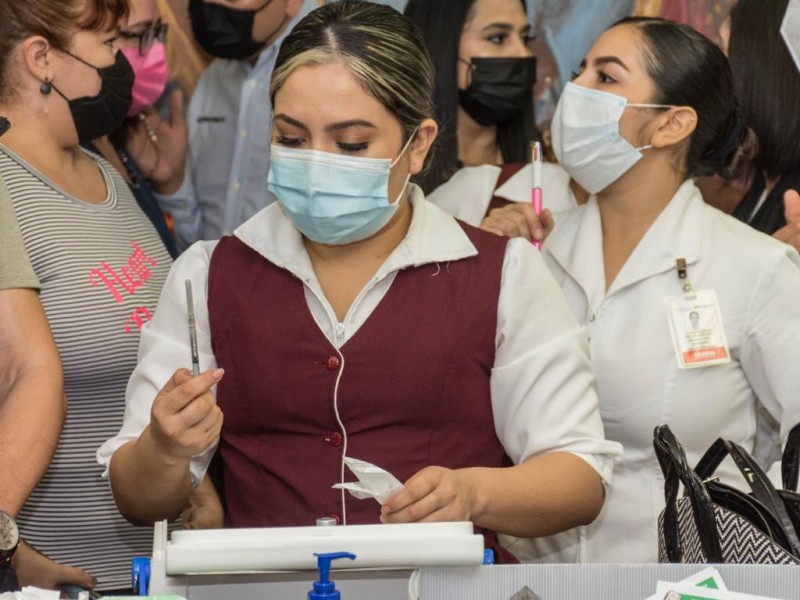 Arrancan vacunación contra la influenza