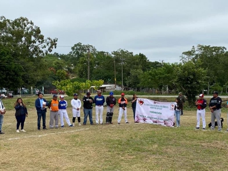 Arrancó torneo de béisbol en Tuxpan