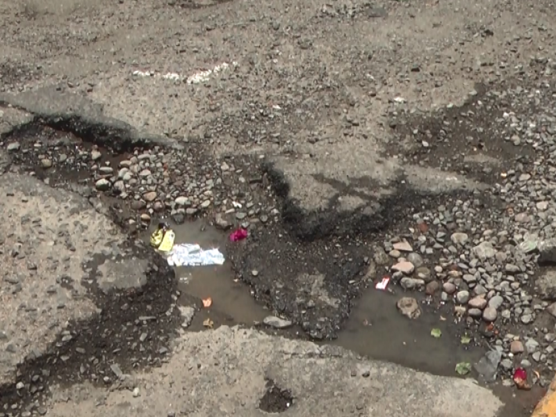 ¿Arreglo de fondo en baches de Toluca? ¿O solo parchado?