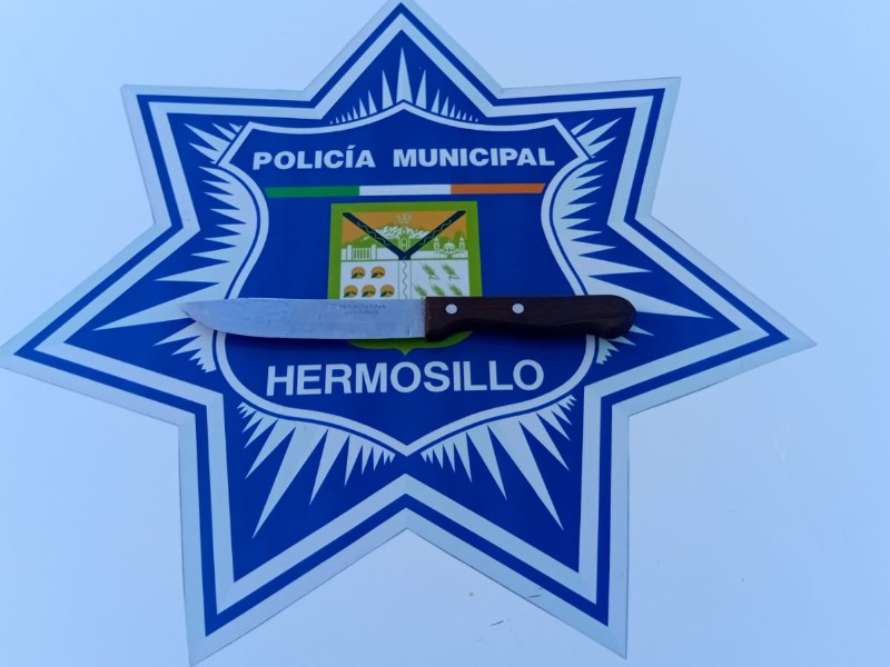 Arrestan a ocho personas por posesión de arma prohibida