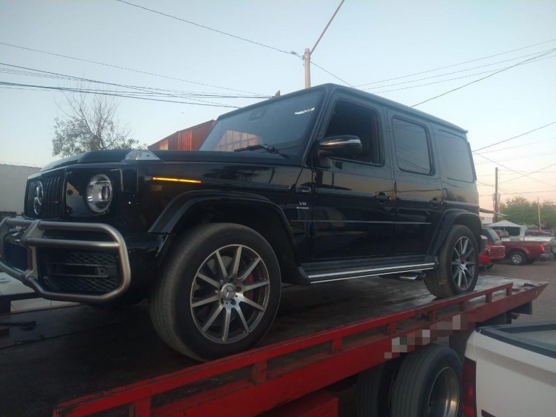 Arrestan a sujeto en cateo y recuperan vehículo robado