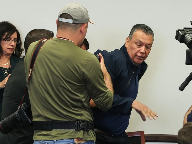 Arresto de Alex Padilla desata crisis política en EE.UU.