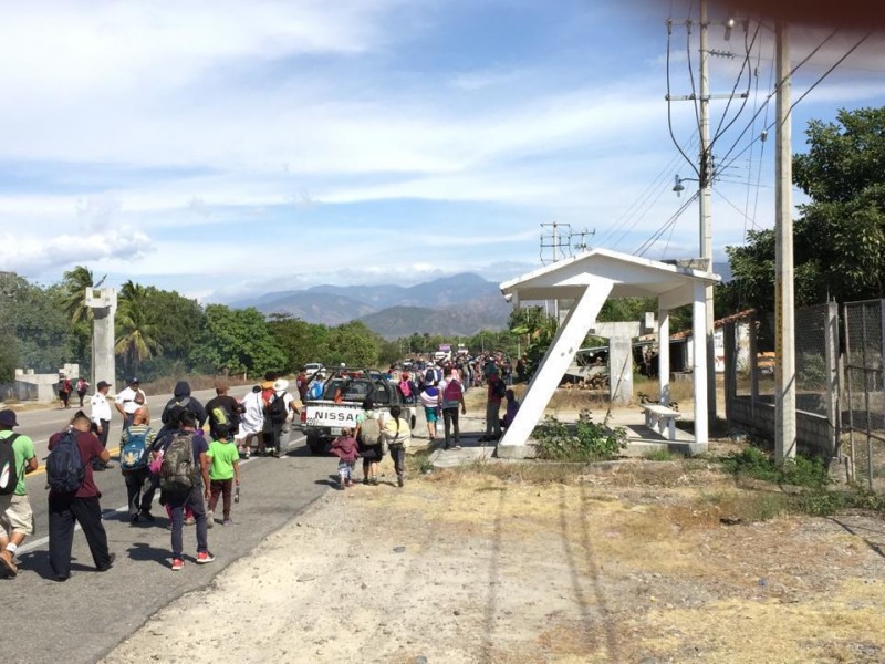 Arriba caravana de migrantes Centroamericanos a territorio Oaxaqueño