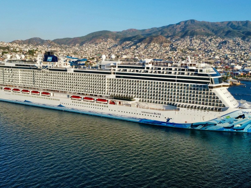 Arriba crucero a Acapulco con 3,693 pasajeros