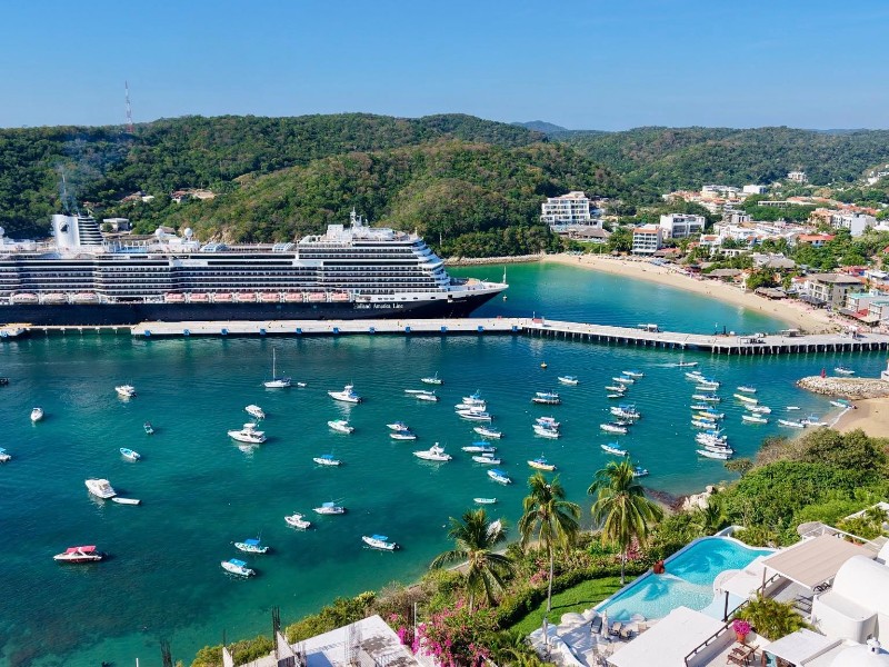 Arriba el crucero Koningsdam a Huatulco con importante derrama económica