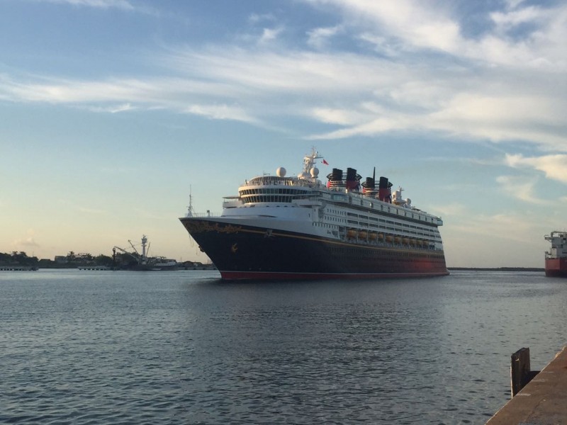 Arriba el Disney Wonder a Mazatlán