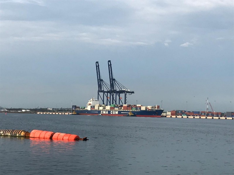 Arriba el primer buque a nueva terminal portuaria