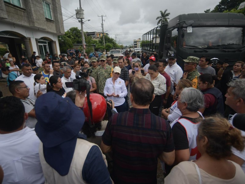Arriba Nahle García a Poza Rica