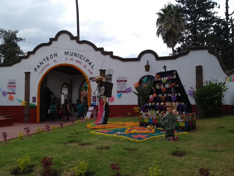 Arribarán 12 mil visitantes al panteón de Zamora