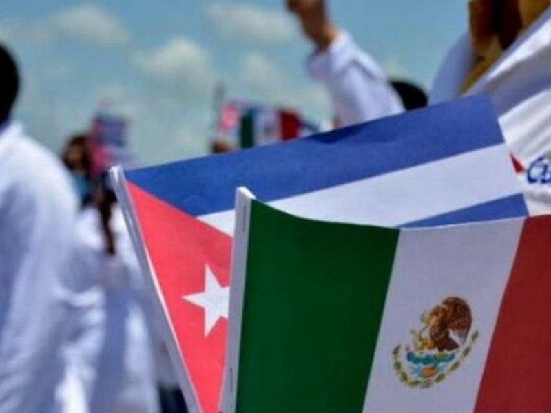 Arribarán 16 médicos cubanos a Michoacán 