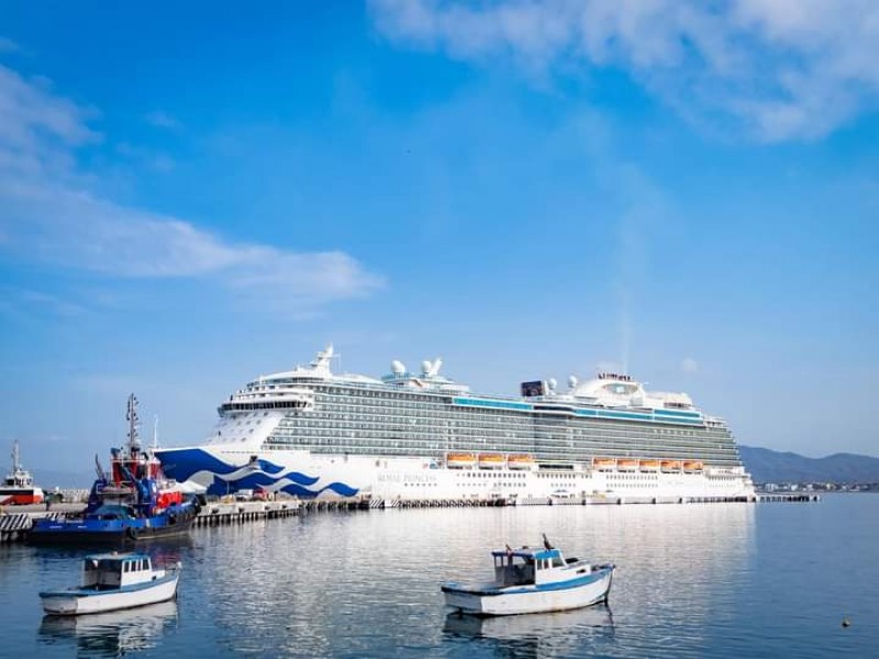 Arribó al puerto de Manzanillo el crucero Royal Princess