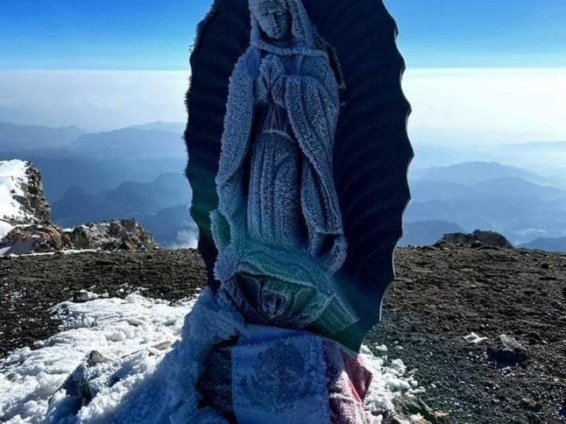 Arrojan a cráter de Citlaltépetl  imagen de Virgen